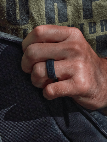 QALO Standard Mens black Crosshatch
